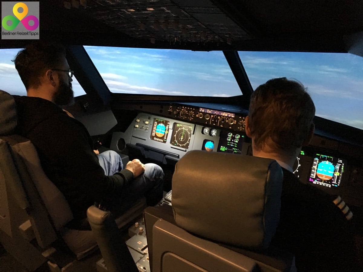 Flugsimulator Cockpit von einem Flugzeug