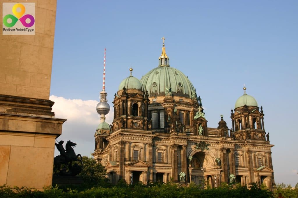 Bild Berliner Dom Fernsehturm