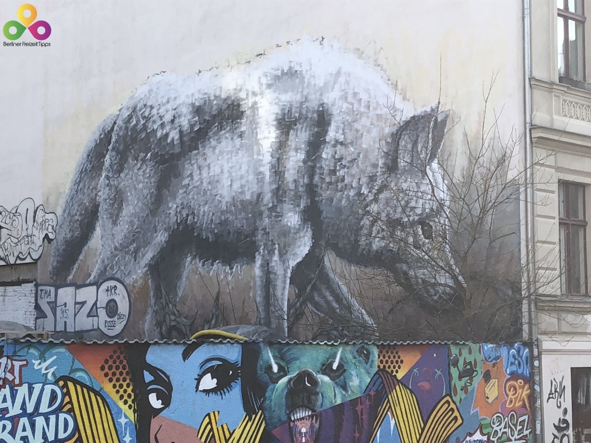 Graffiti Mural Wolf Berlin