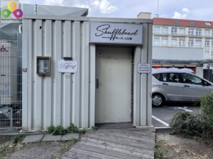 Bild Eingang Shuffleboard Club Berlin