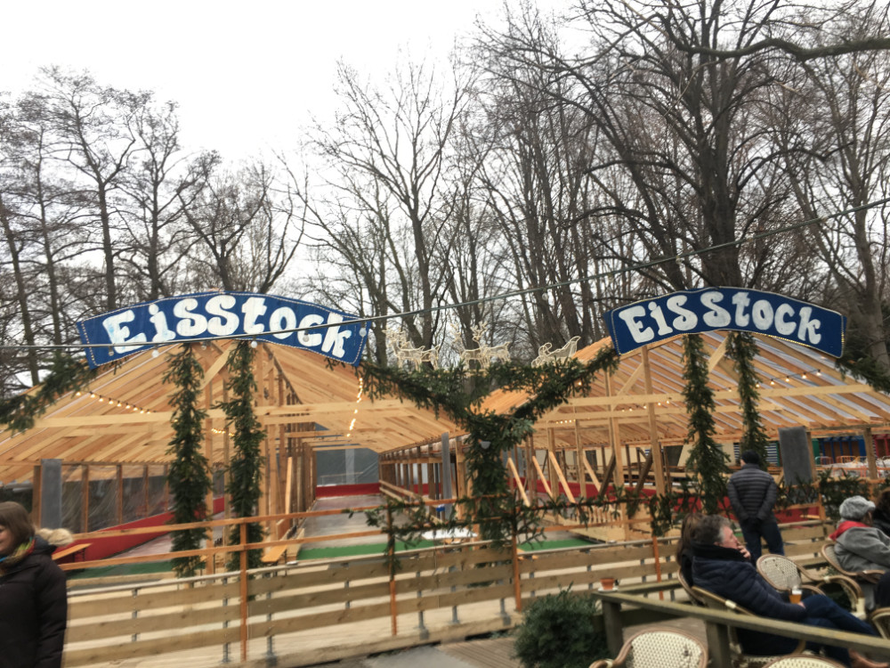 Bild-Eistockbahn-Eisstock-schiessen-Cafe-am-neuen-See-05