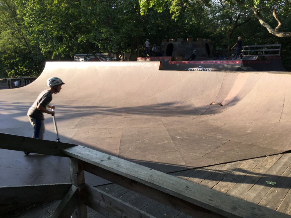 Bild-Mellowpark-BMX-Skateboard-Inline-Skaten-Rollschuhbahn11.jpeg